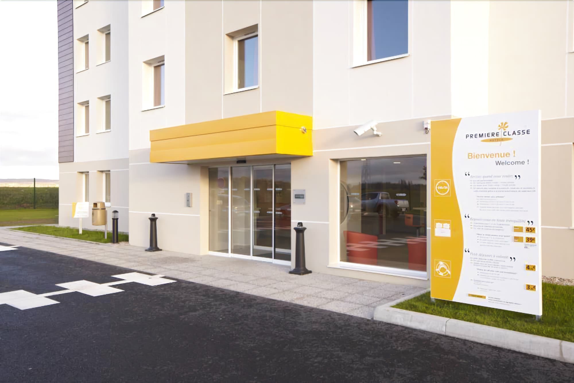 Premiere Classe Sens Nord- Saint Clément Esterno foto