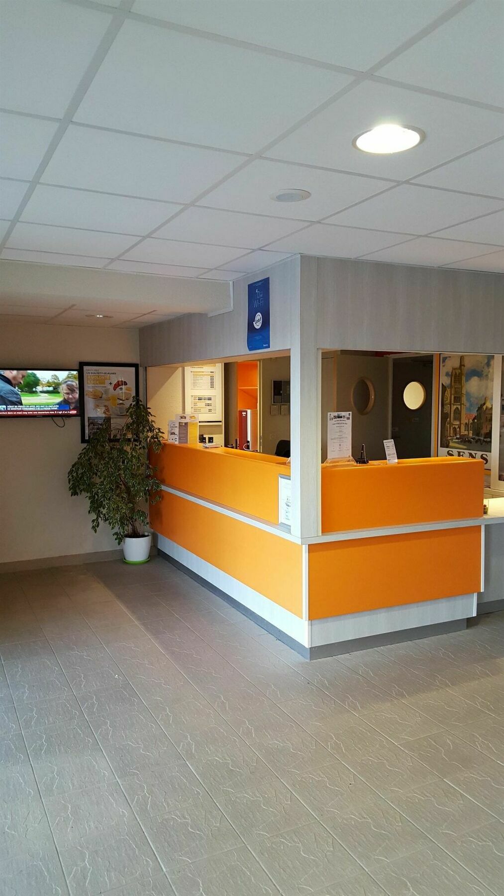 Premiere Classe Sens Nord- Saint Clément Esterno foto